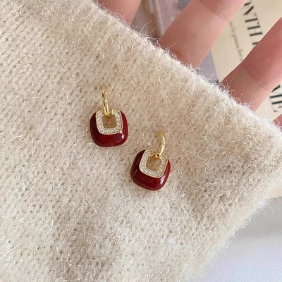 Brincos quadrados vintage cor de vinho em forma de gota, cravejados de strass, com design luxuoso e sofisticado, perfeitos para o outono e o inverno e versáteis para qualquer visual